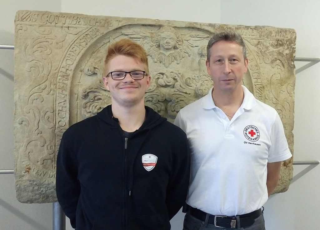 2. Vorsitzender Ralf Hagedorn und Erstspender Michael Kretzler (Foto: K. Hartung)